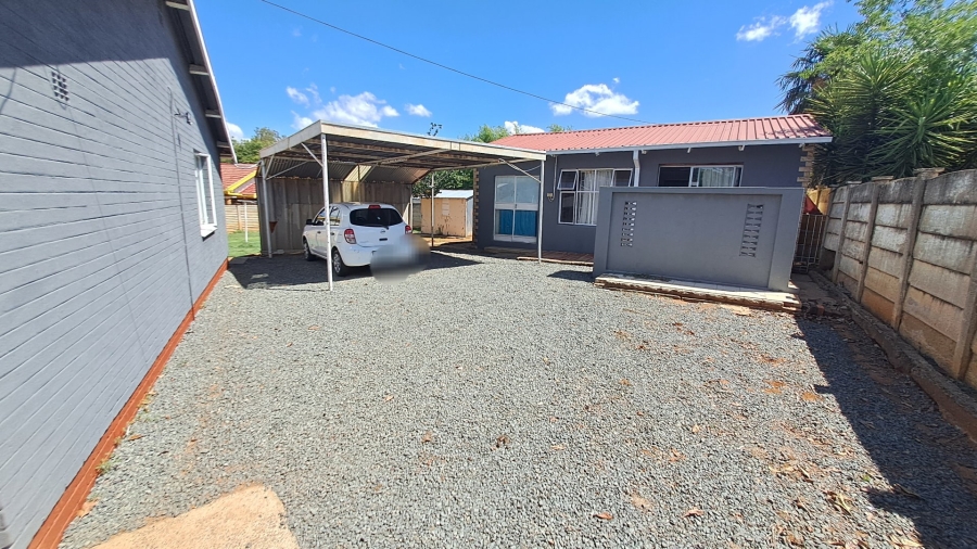 3 Bedroom Property for Sale in Uitsig Free State